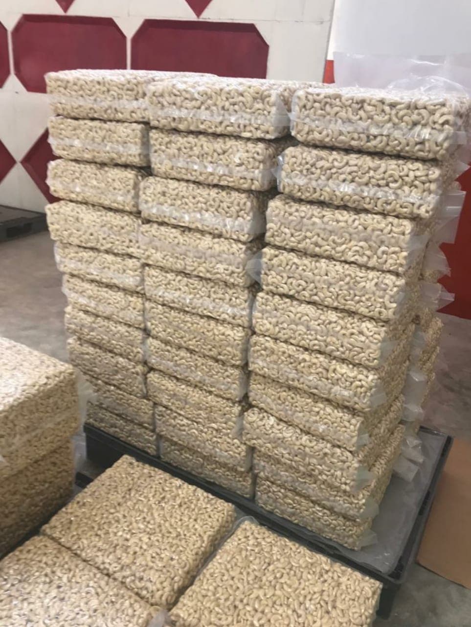Geschälte Cashewnüsse vakuumversiegelt für Frische (Sahel Agri-Sol / Adalidda / Gemeinfrei)